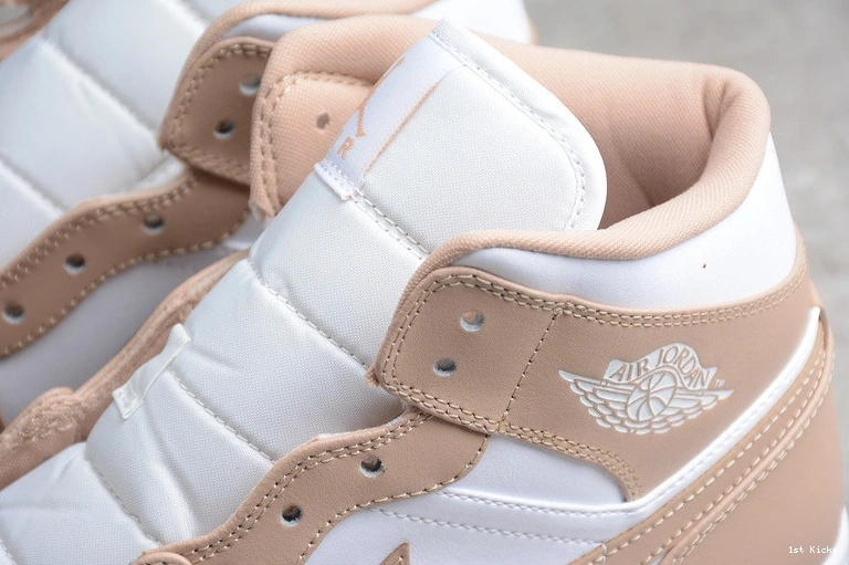 - 554724-271 Gum Tan Mid Jordan 1 0411